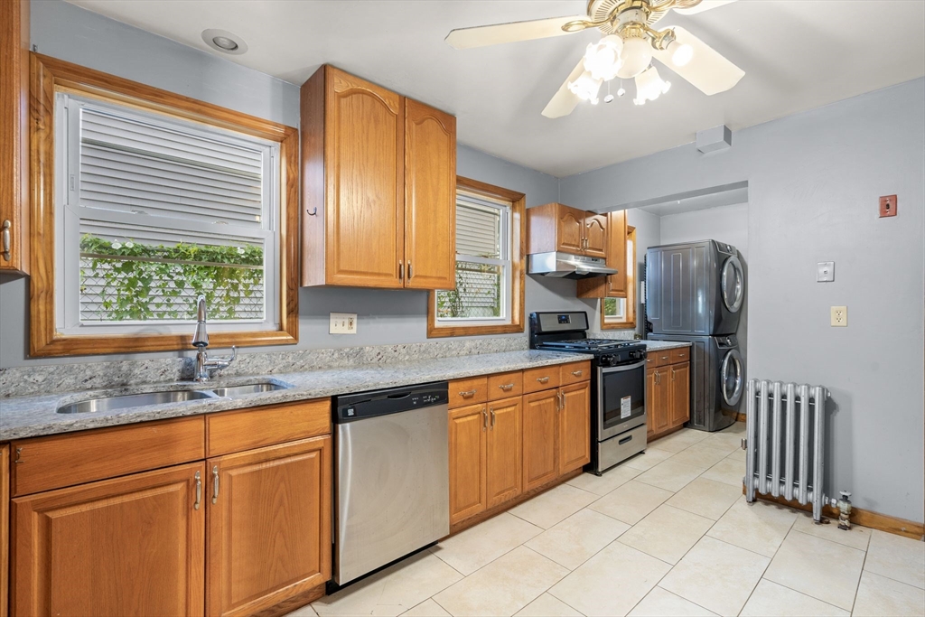 26 Mckinley Road Worcester, MA 01605 - Photo 16 of 36 Gallery Image 16