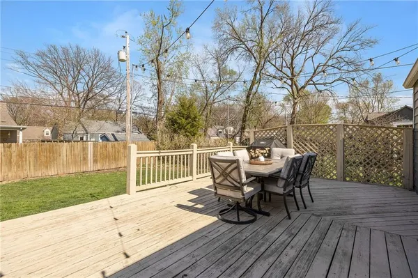 $445,000 | 5006 West 72nd Terrace, Prairie Village, KS 66208