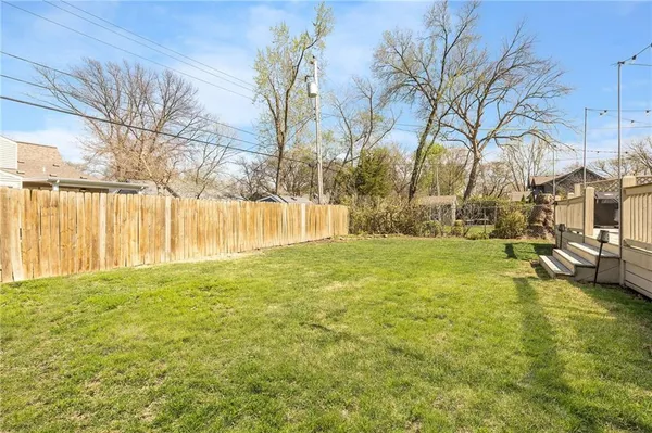 $445,000 | 5006 West 72nd Terrace, Prairie Village, KS 66208