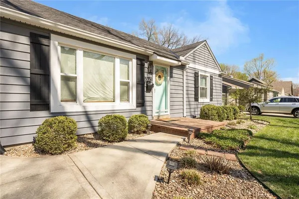 $445,000 | 5006 West 72nd Terrace, Prairie Village, KS 66208