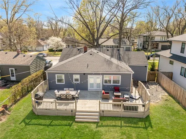 $445,000 | 5006 West 72nd Terrace, Prairie Village, KS 66208