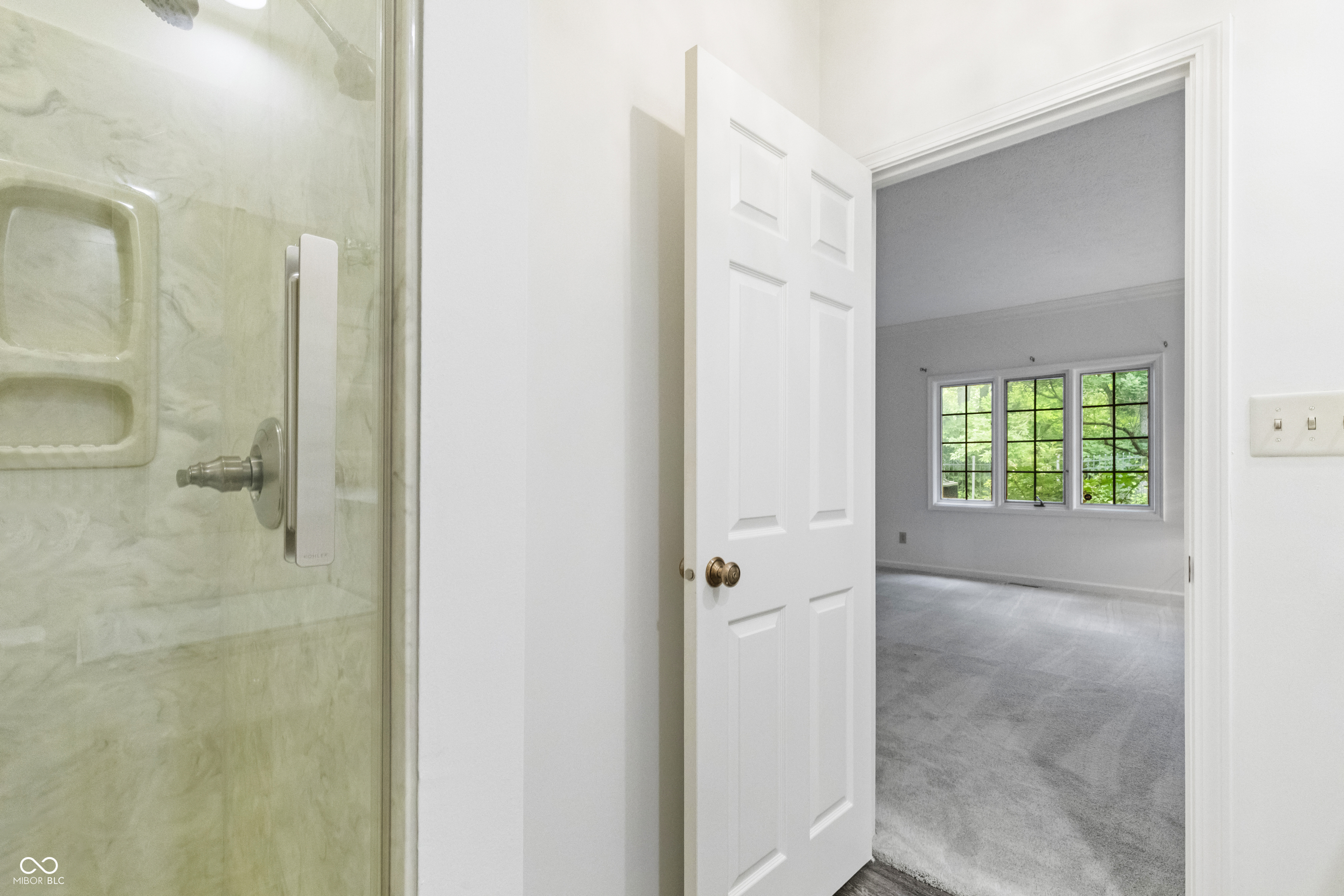 5409 Greenwillow Road Indianapolis, IN 46226 - Photo 27 of 47