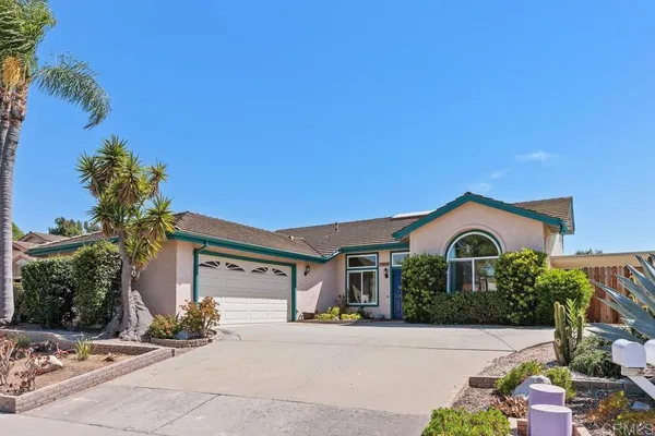 $799,000 | 1713 West Country Club Lane, Escondido, CA 92026