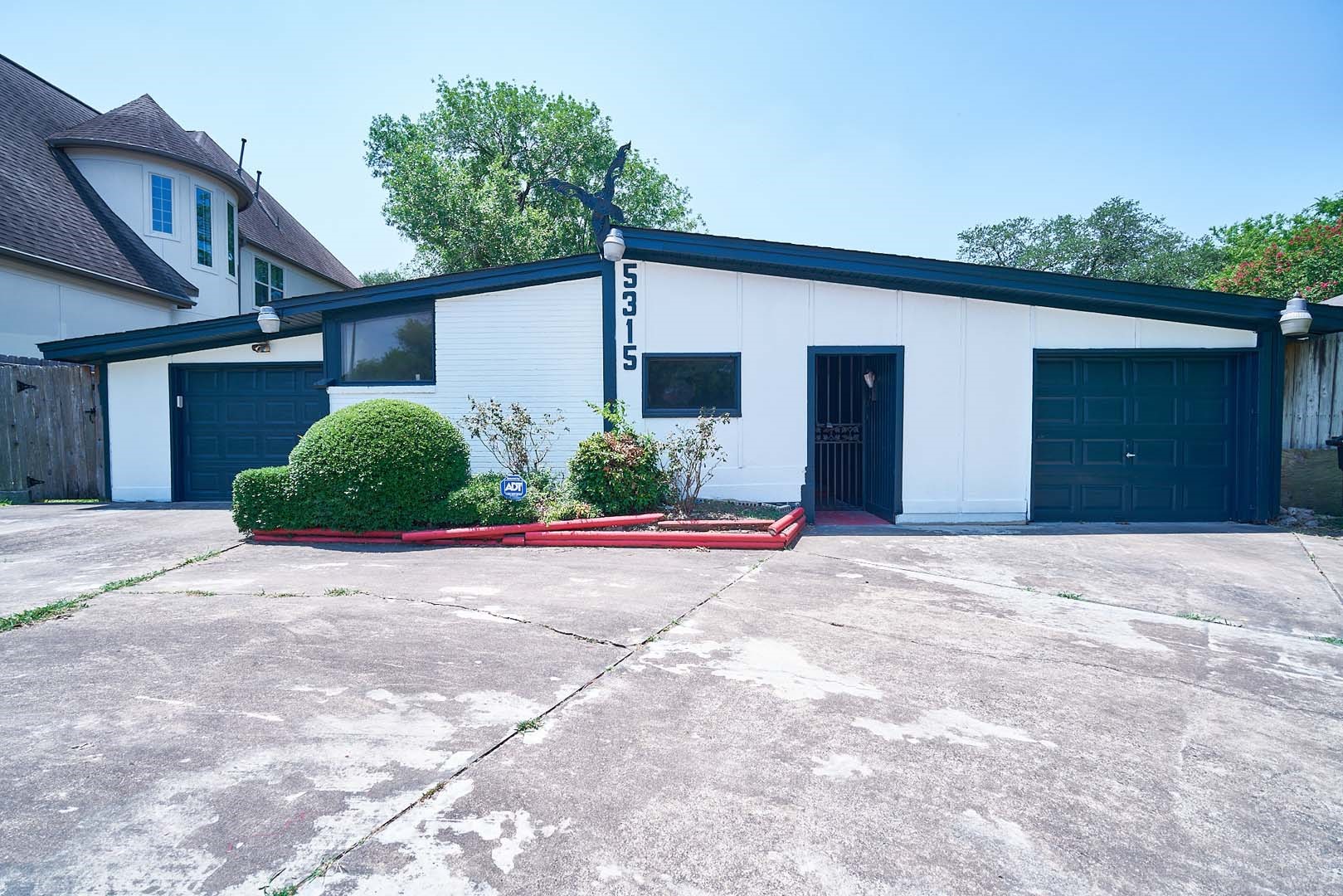 5315 Beechnut Street Houston, TX 77096 - Photo 2 of 16