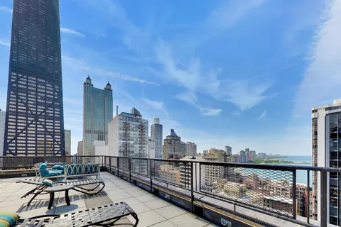 $160,000 | 253 East Delaware Place, Unit 12E, Chicago, IL 60611
