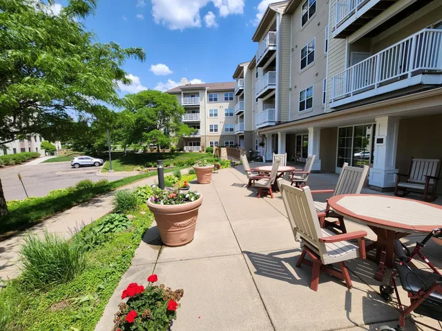 $145,000 | 5650 Boone Avenue North, Unit 408, New Hope, MN 55428