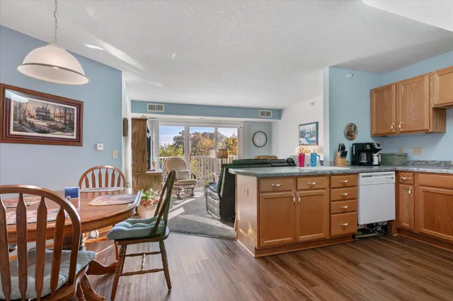 $145,000 | 5650 Boone Avenue North, Unit 408, New Hope, MN 55428