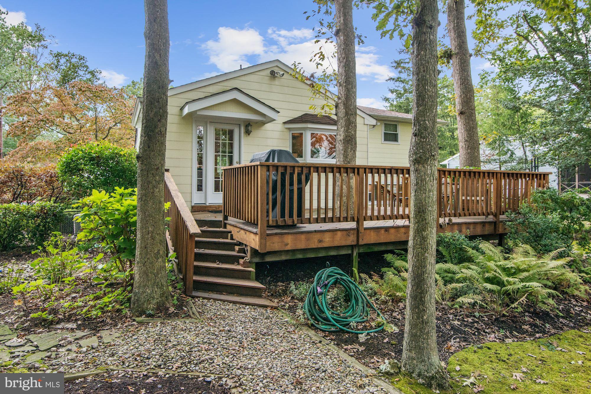 37 Hillside Road Stratford, NJ 08084 - Photo 29 of 37 Large Mahogany and Cedar Deck
