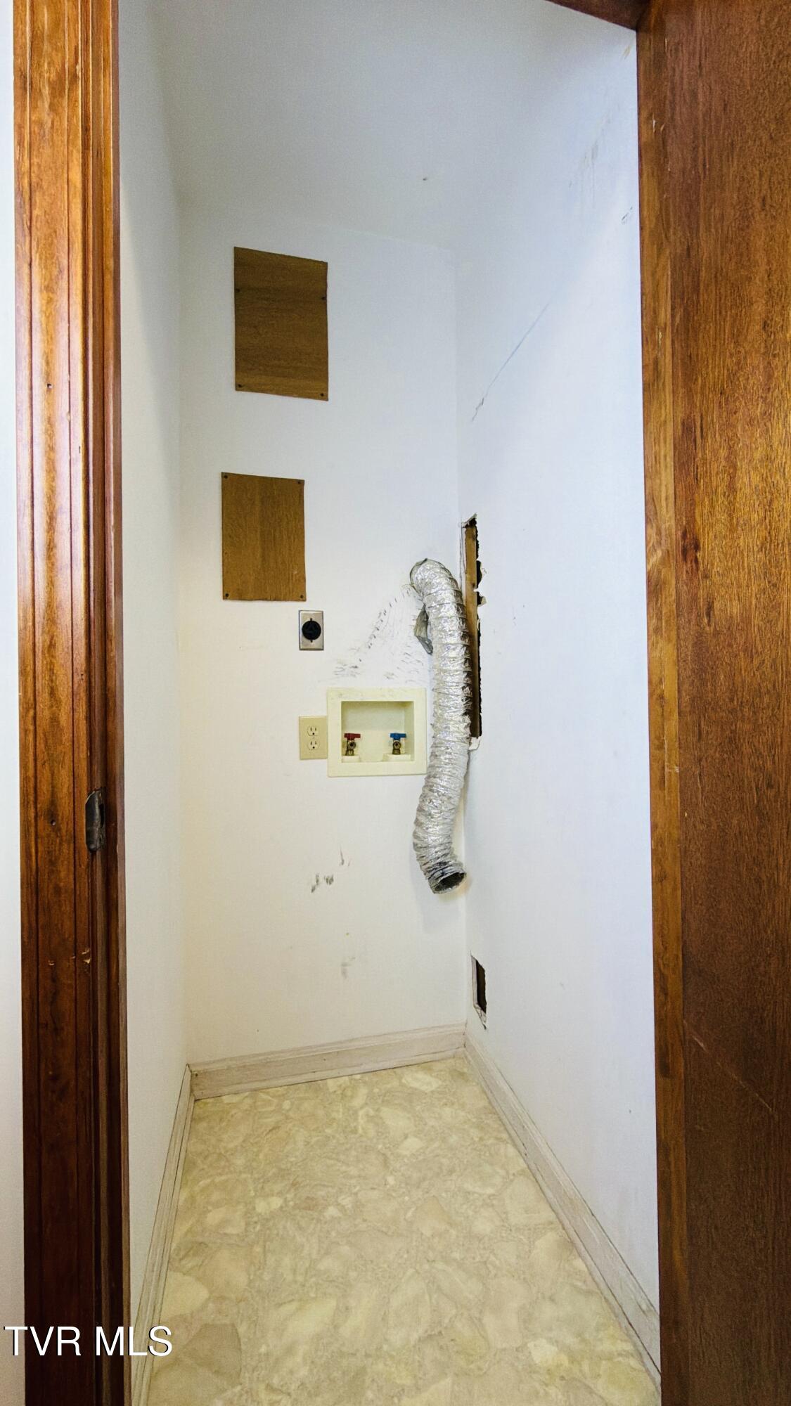 494 Old Jonesboro Road Bristol, TN 37620 - Photo 28 of 50 DJI_20260402_102119_565