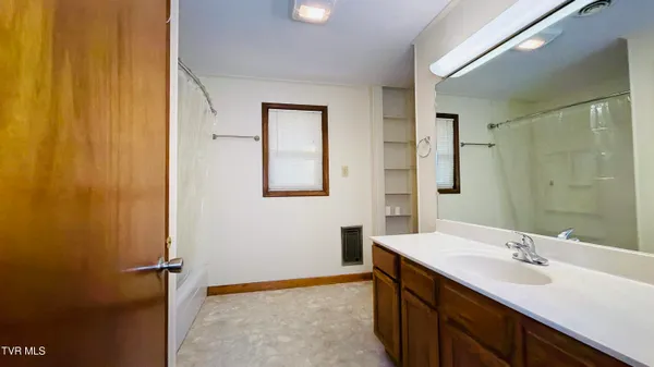 $2,000 | 494 Old Jonesboro Road, Bristol, TN 37620