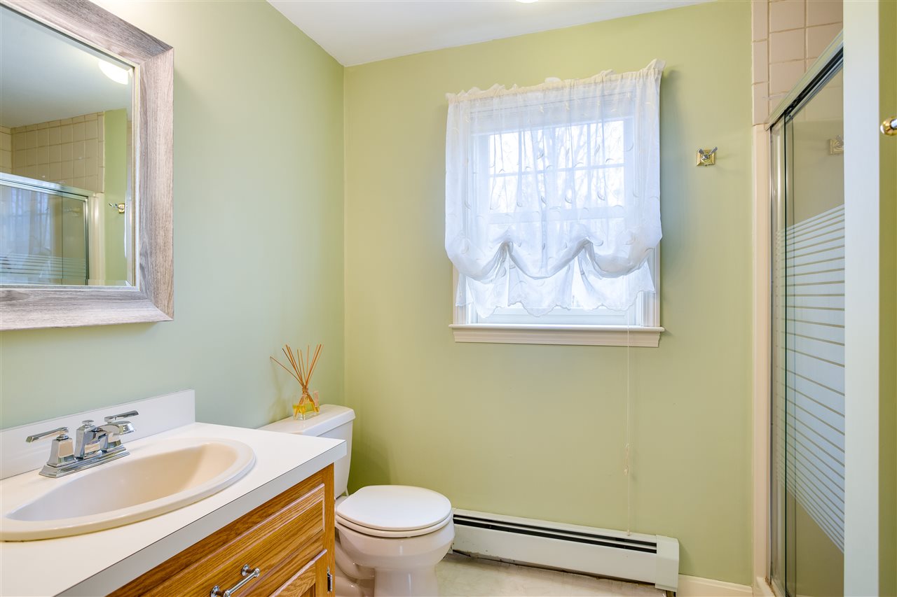 53 Mill Road Derry, NH 03038 - Photo 24 of 40