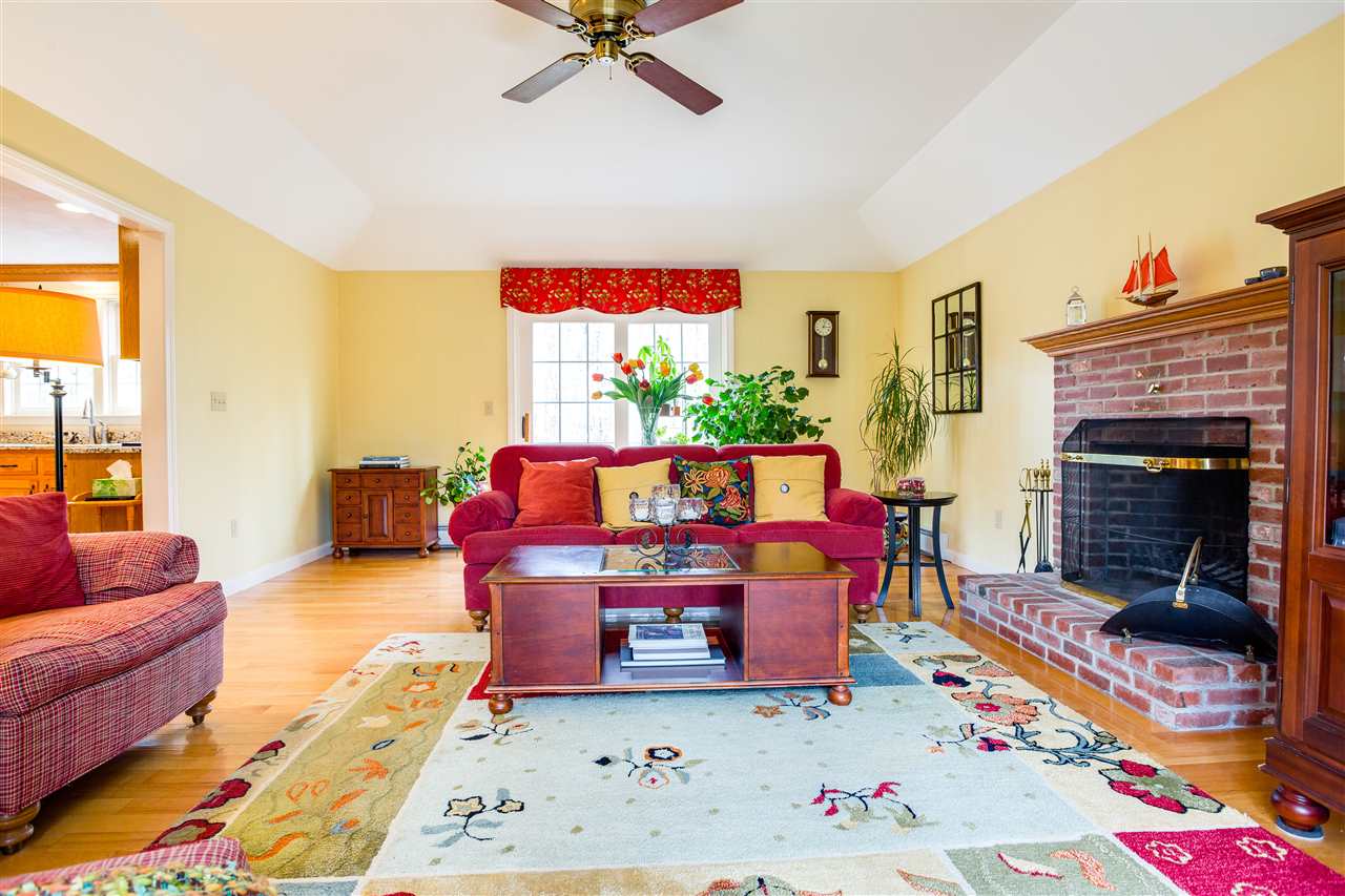 53 Mill Road Derry, NH 03038 - Photo 6 of 40