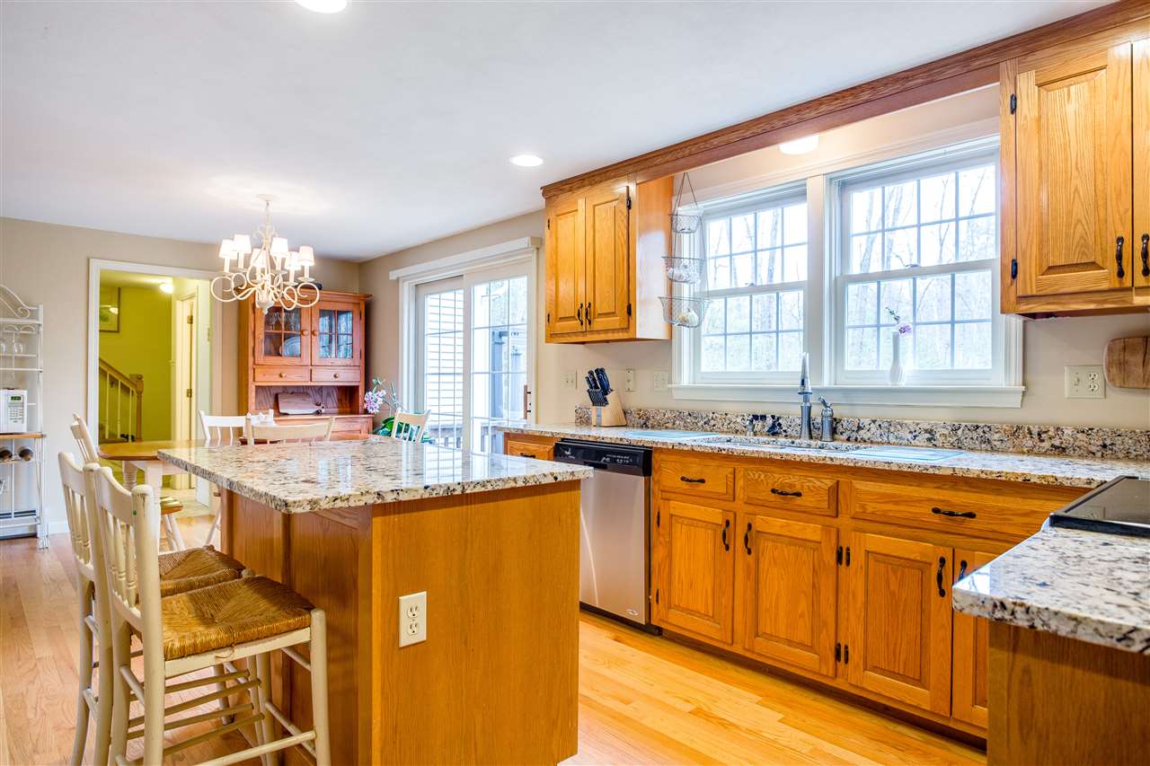 53 Mill Road Derry, NH 03038 - Photo 8 of 40