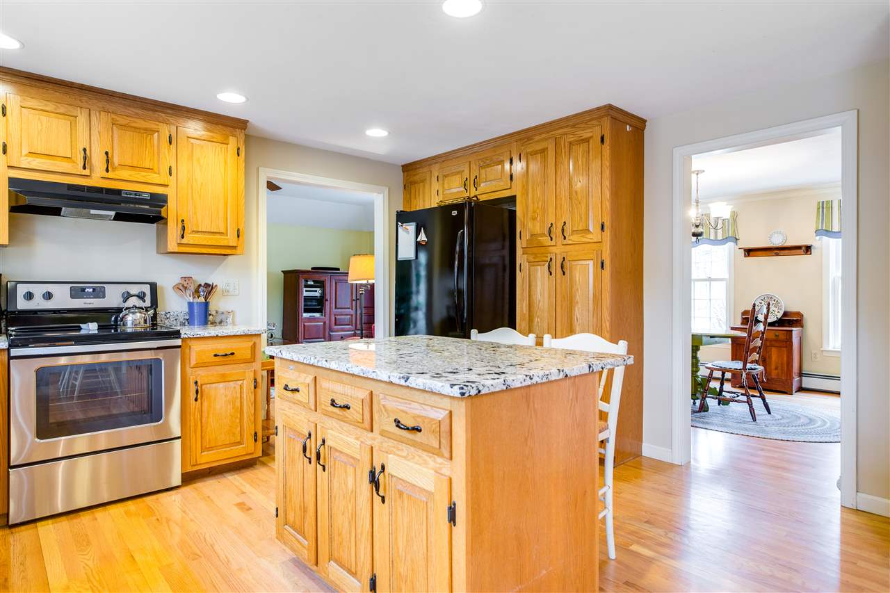53 Mill Road Derry, NH 03038 - Photo 10 of 40