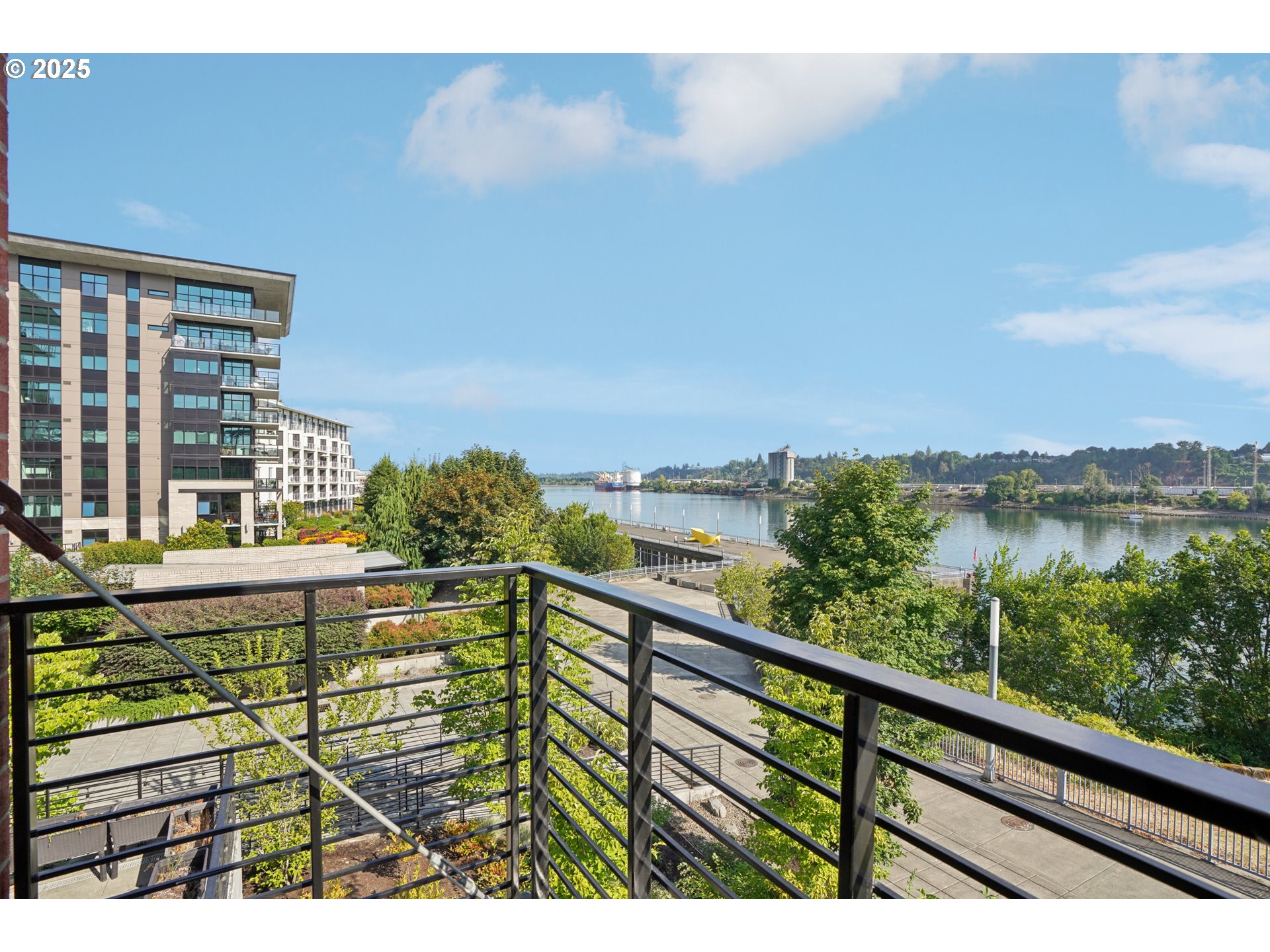 1740 Northwest Riverscape Street Portland, OR 97209 - Photo 21 of 48