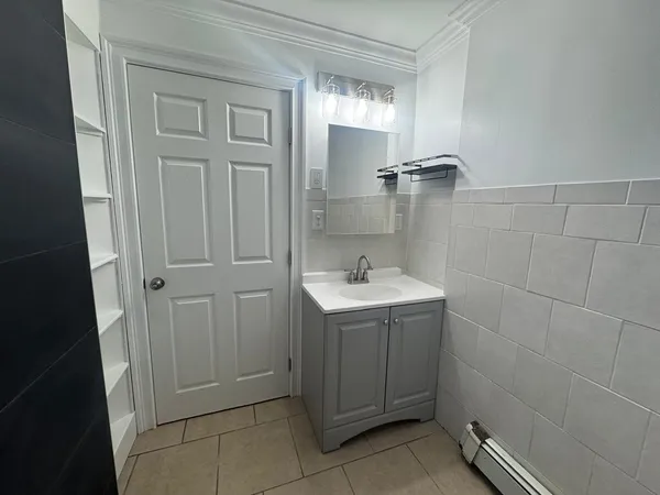 $2,650 | 63 Van Reypen Street, Unit 1, Jersey City, NJ 07306
