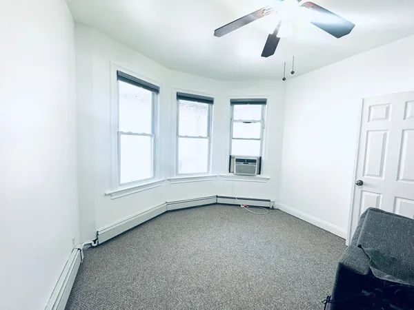 $2,650 | 63 Van Reypen Street, Unit 1, Jersey City, NJ 07306