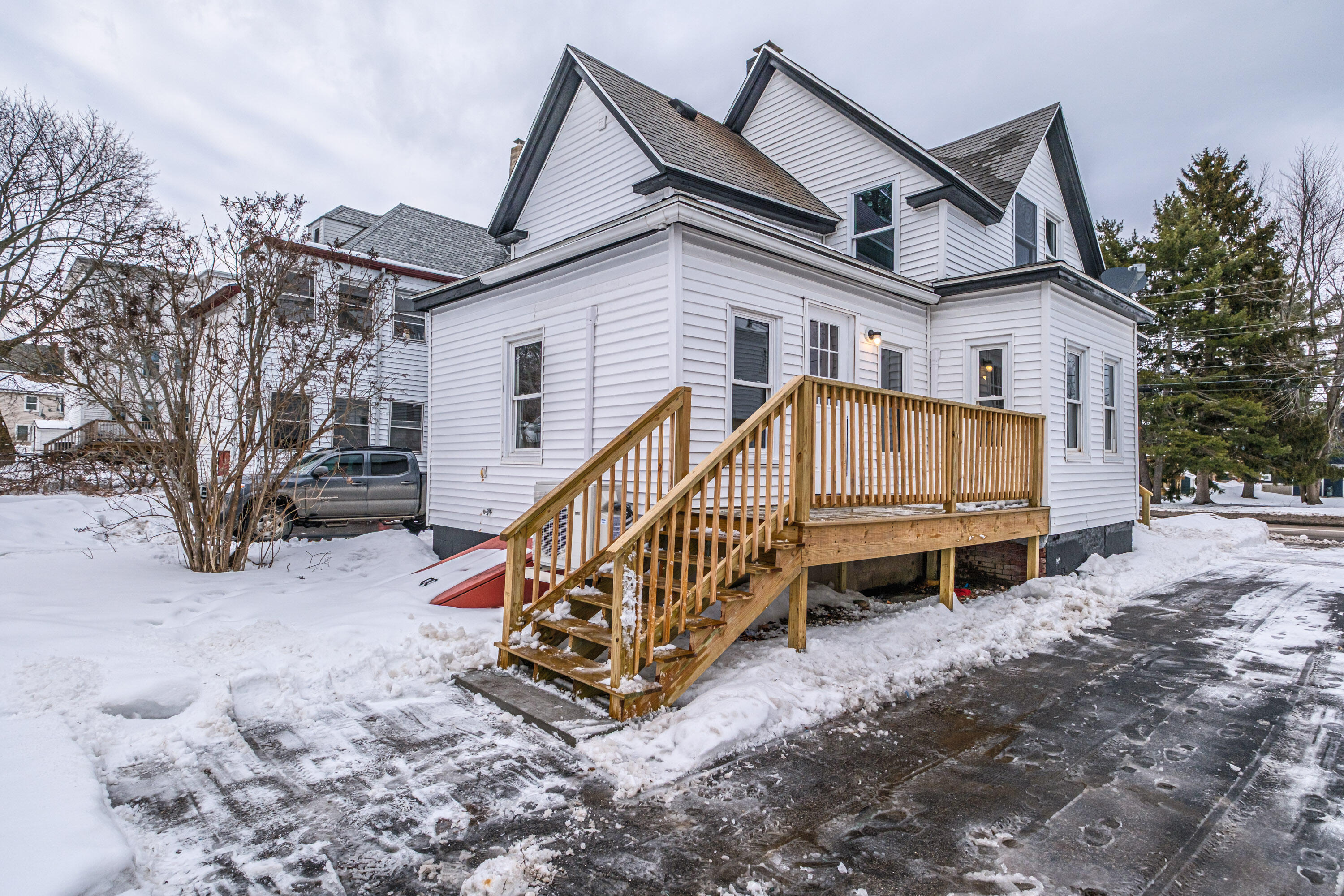 566 Washington Avenue Portland, ME 04103 - Photo 6 of 50 20260211gp-62009