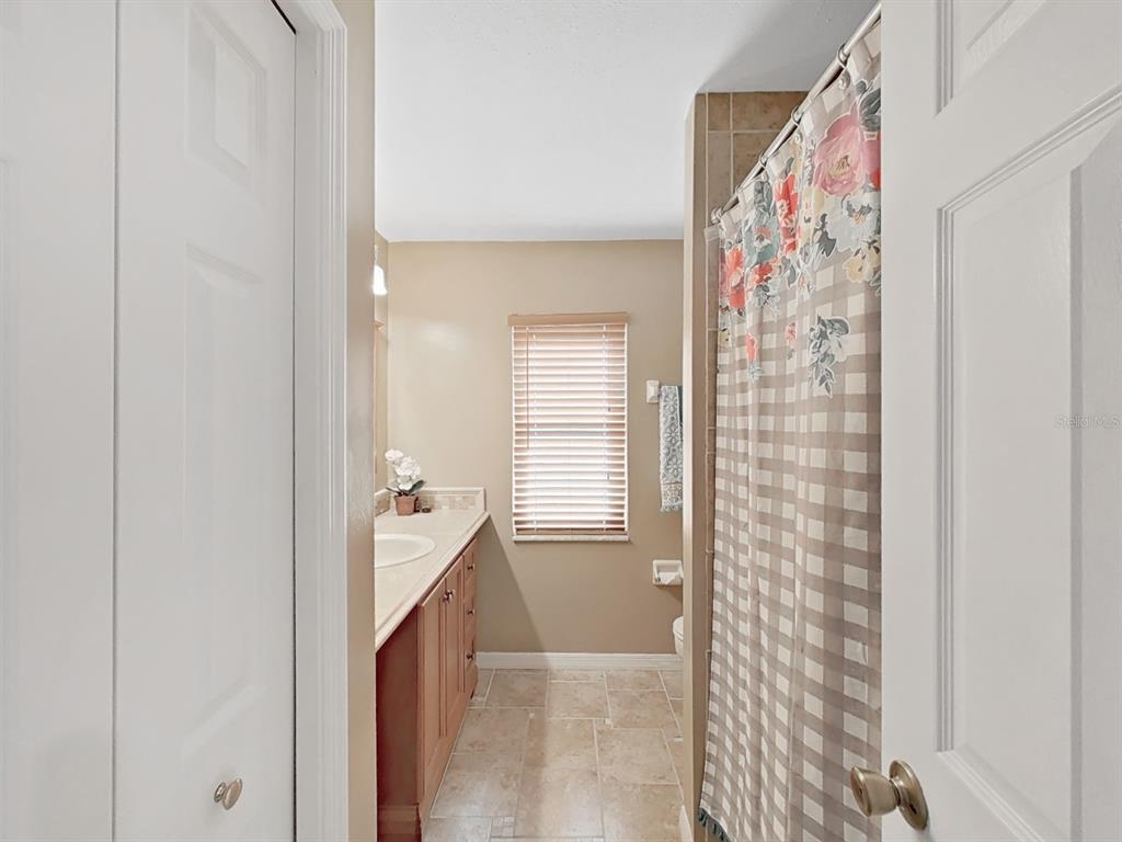 305 Running Horse Road Seffner, FL 33584 - Photo 32 of 54