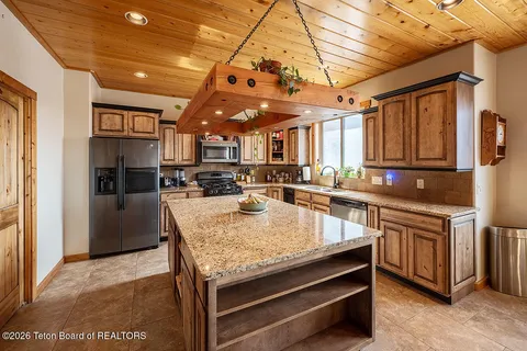 $1,700,000 | 1384 County Road 110, Etna, WY 83118