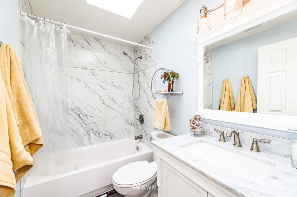 15005 Southeast 113th Street Renton, WA 98059 - Photo 15 of 25 Gallery Image 15