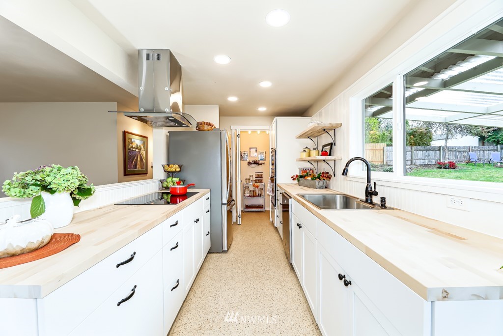 15005 Southeast 113th Street Renton, WA 98059 - Photo 8 of 25 Gallery Image 8