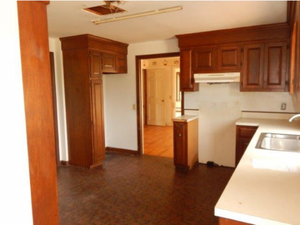60 Old Street Road Peterborough, NH 03458 - Photo 2 of 10