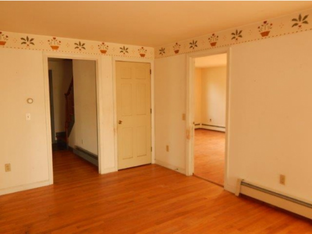 60 Old Street Road Peterborough, NH 03458 - Photo 4 of 10