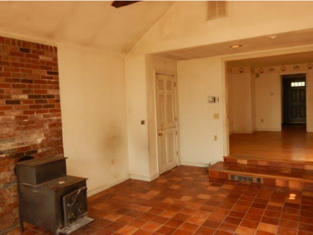 60 Old Street Road Peterborough, NH 03458 - Photo 6 of 10