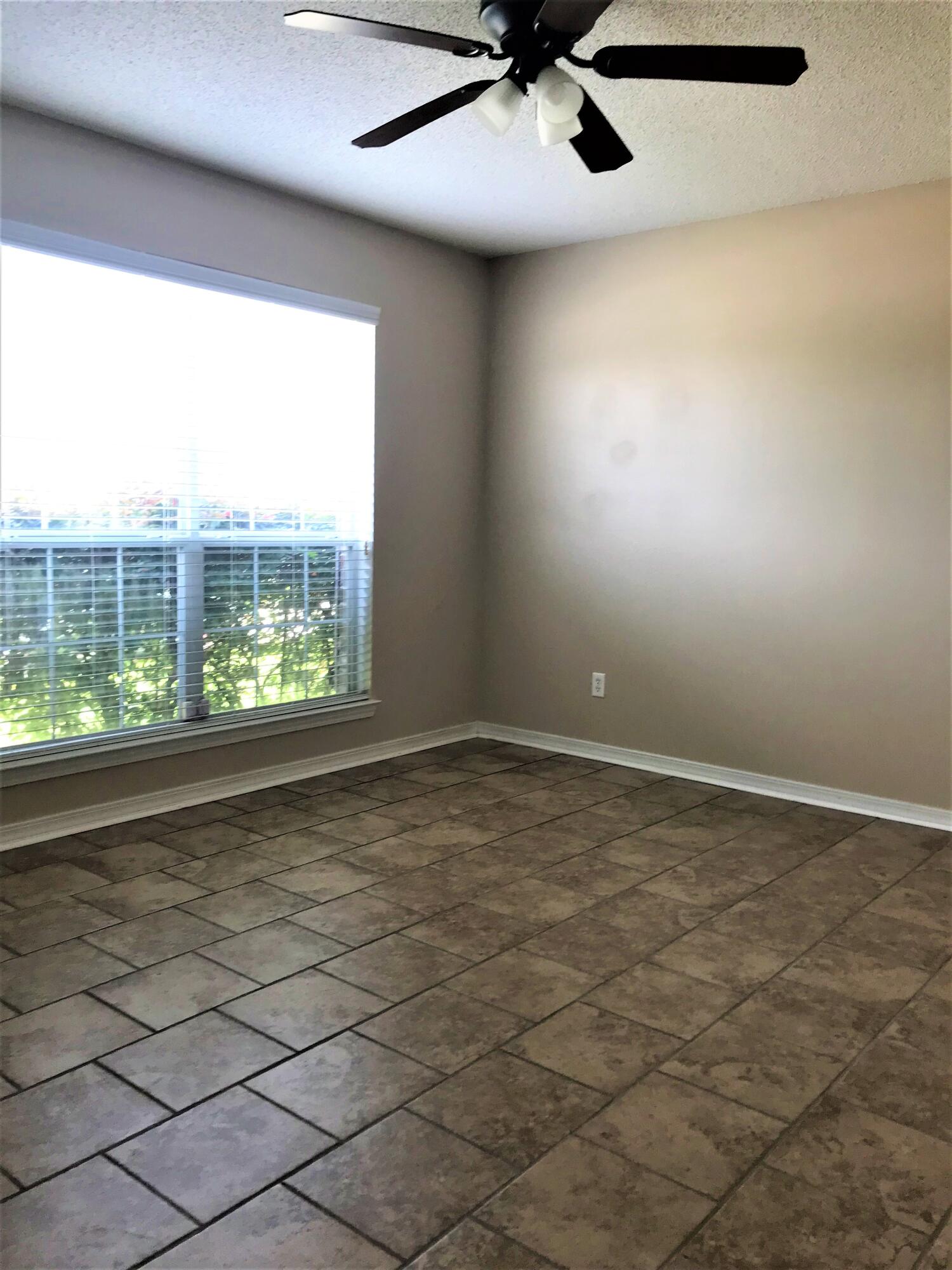 335 Egan Drive Crestview, FL 32536 - Photo 3 of 19 IMG_0805