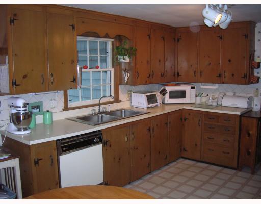 8 Indigo Road Barrington, RI 02806 - Photo 5 of 8 Kitchen.