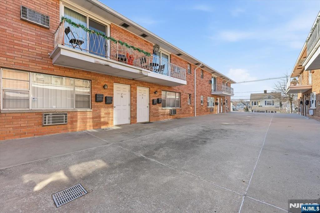 435 Teaneck Road, Unit 11 Ridgefield Park, NJ 07660 - Photo 3 of 22