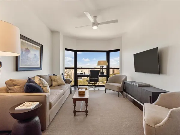 $10,000 | 3030 McKinney Avenue, Unit 2305, Dallas, TX 75204