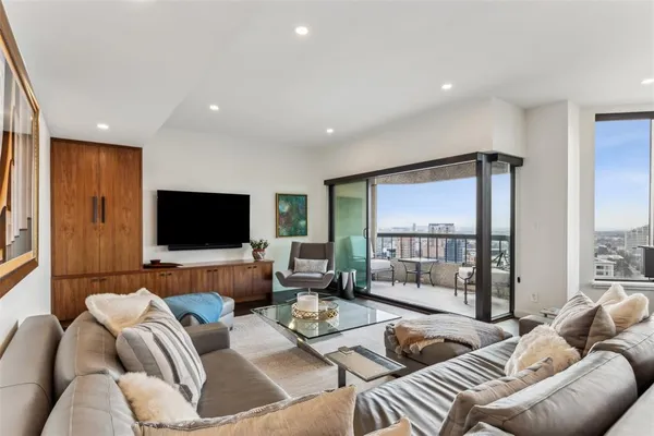 $10,000 | 3030 McKinney Avenue, Unit 2305, Dallas, TX 75204