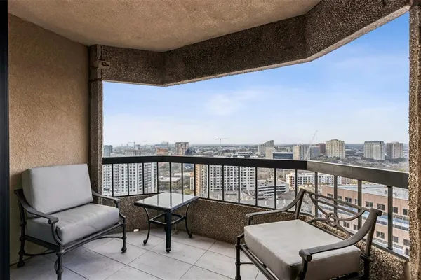 $10,000 | 3030 McKinney Avenue, Unit 2305, Dallas, TX 75204