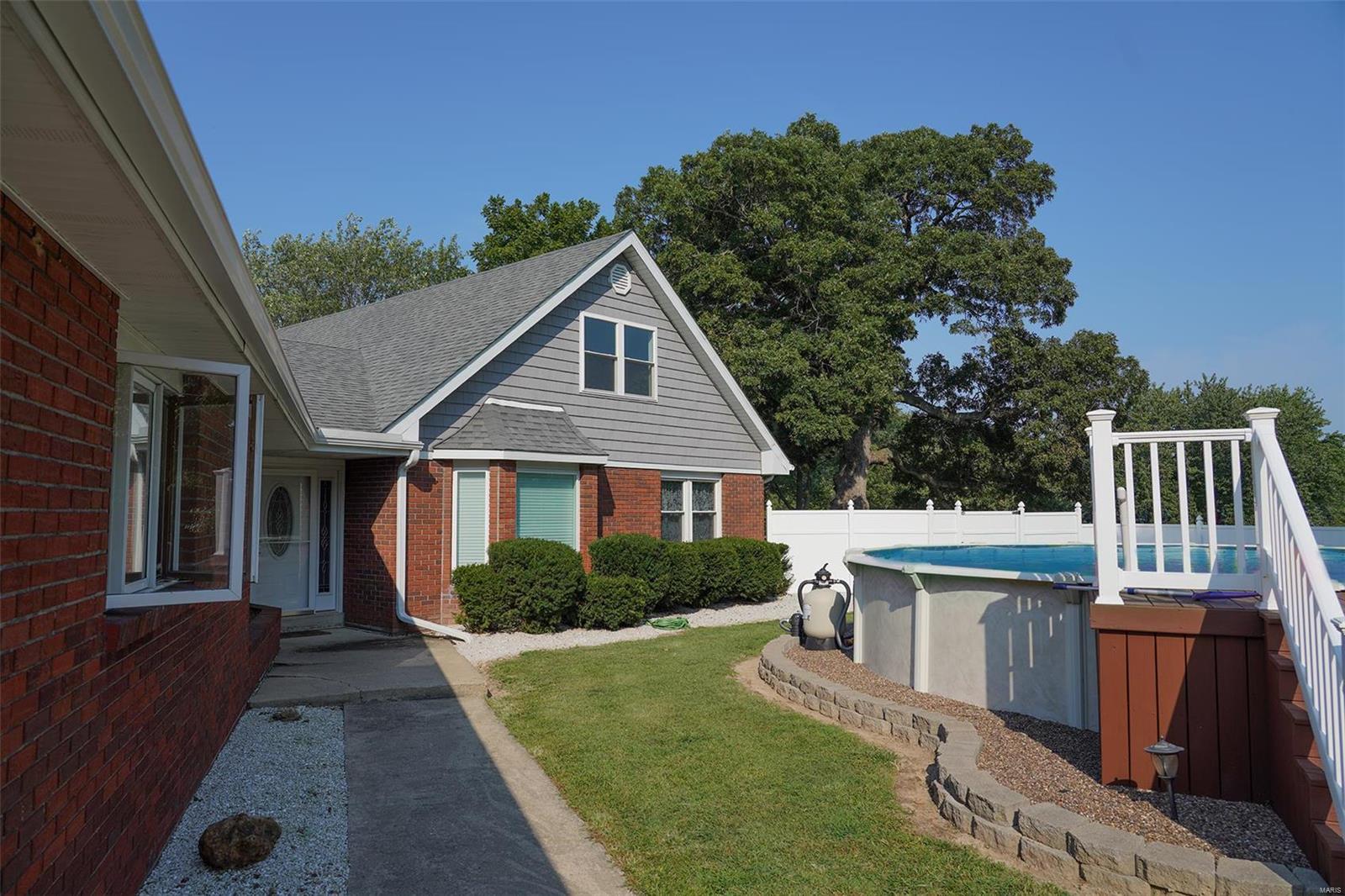 450 Oak Hill Road, Unit A Pittsfield, IL 62363 - Photo 4 of 74 Gallery Image 4