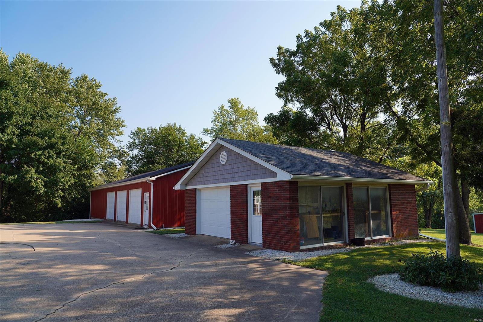 450 Oak Hill Road, Unit A Pittsfield, IL 62363 - Photo 9 of 74 Gallery Image 9