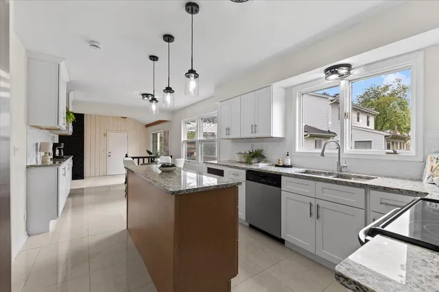 $715,000 | 3600 Windemere Drive, Ann Arbor, MI 48105