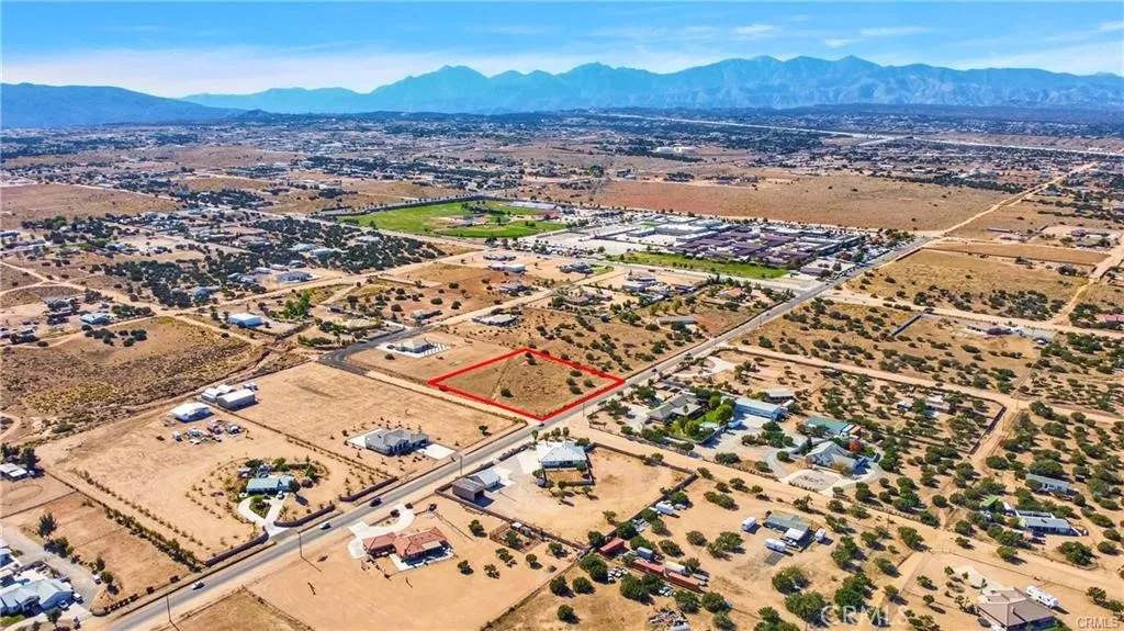 0 El Centro Road Oak Hills, CA 92344 - Photo 11 of 16 view of city and mountain