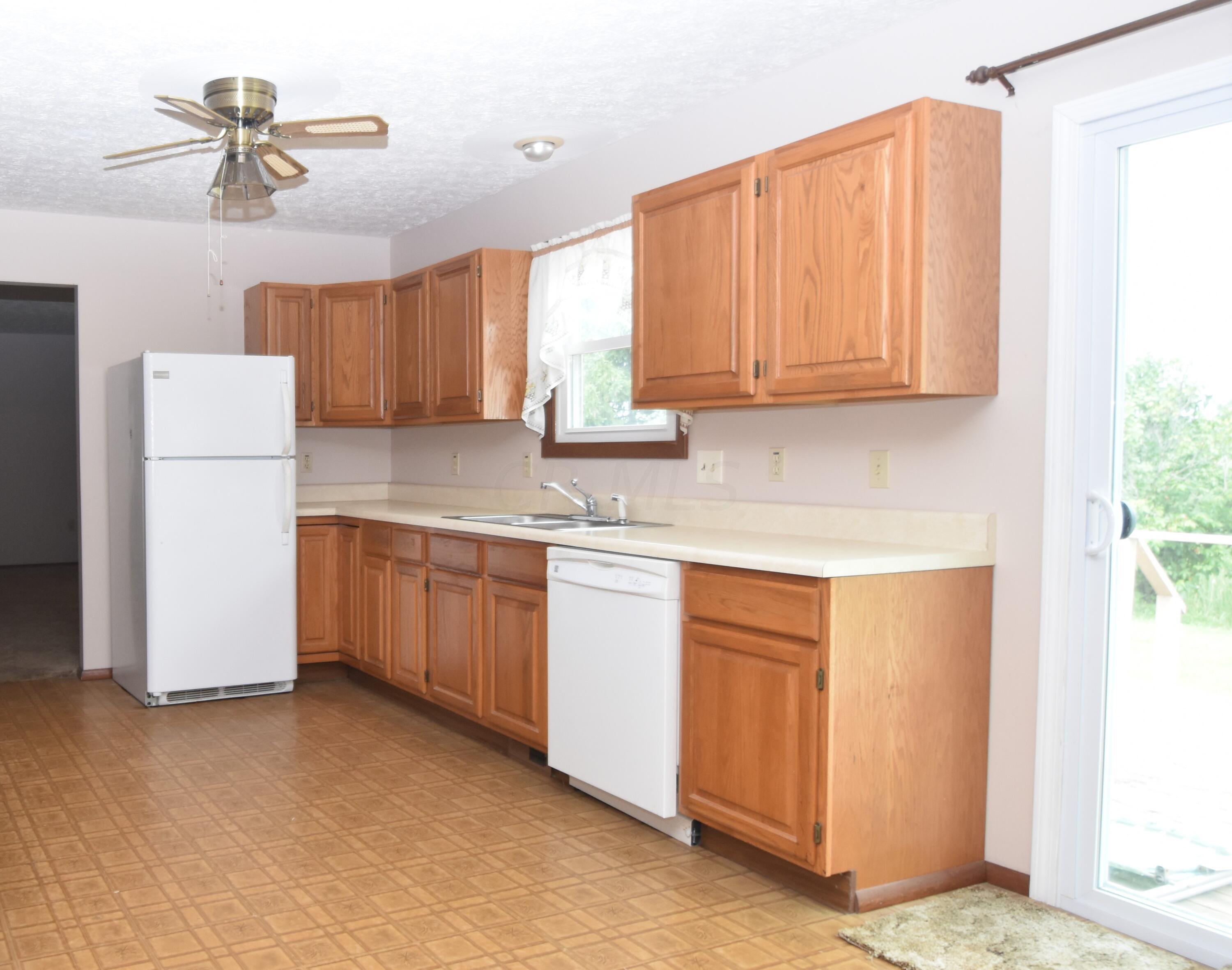 808 Cheshire Road Sunbury, OH 43074 - Photo 11 of 29 Kitchen