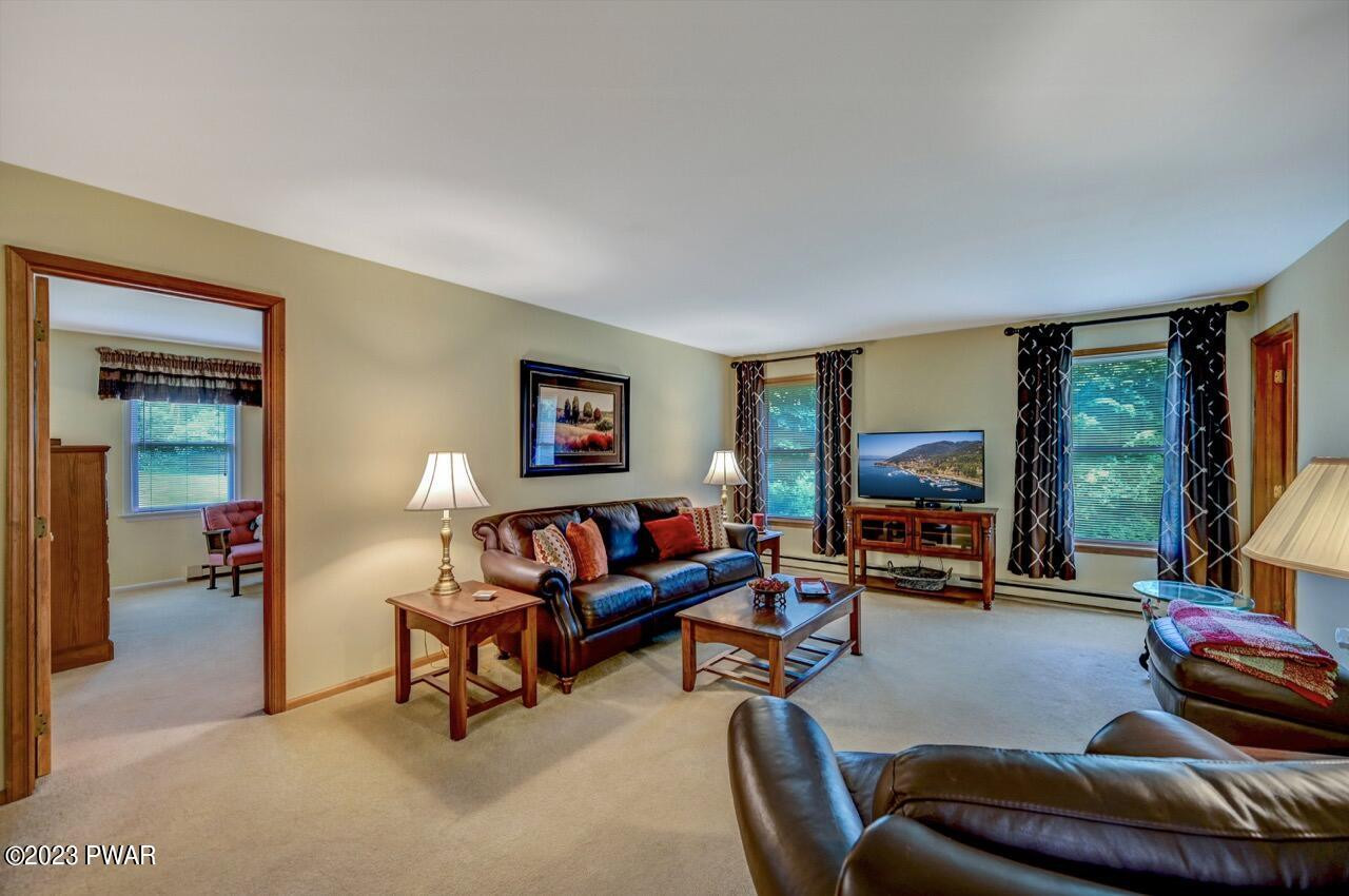 194 North Smith Road Waymart, PA 18472 - Photo 22 of 88 Family Room