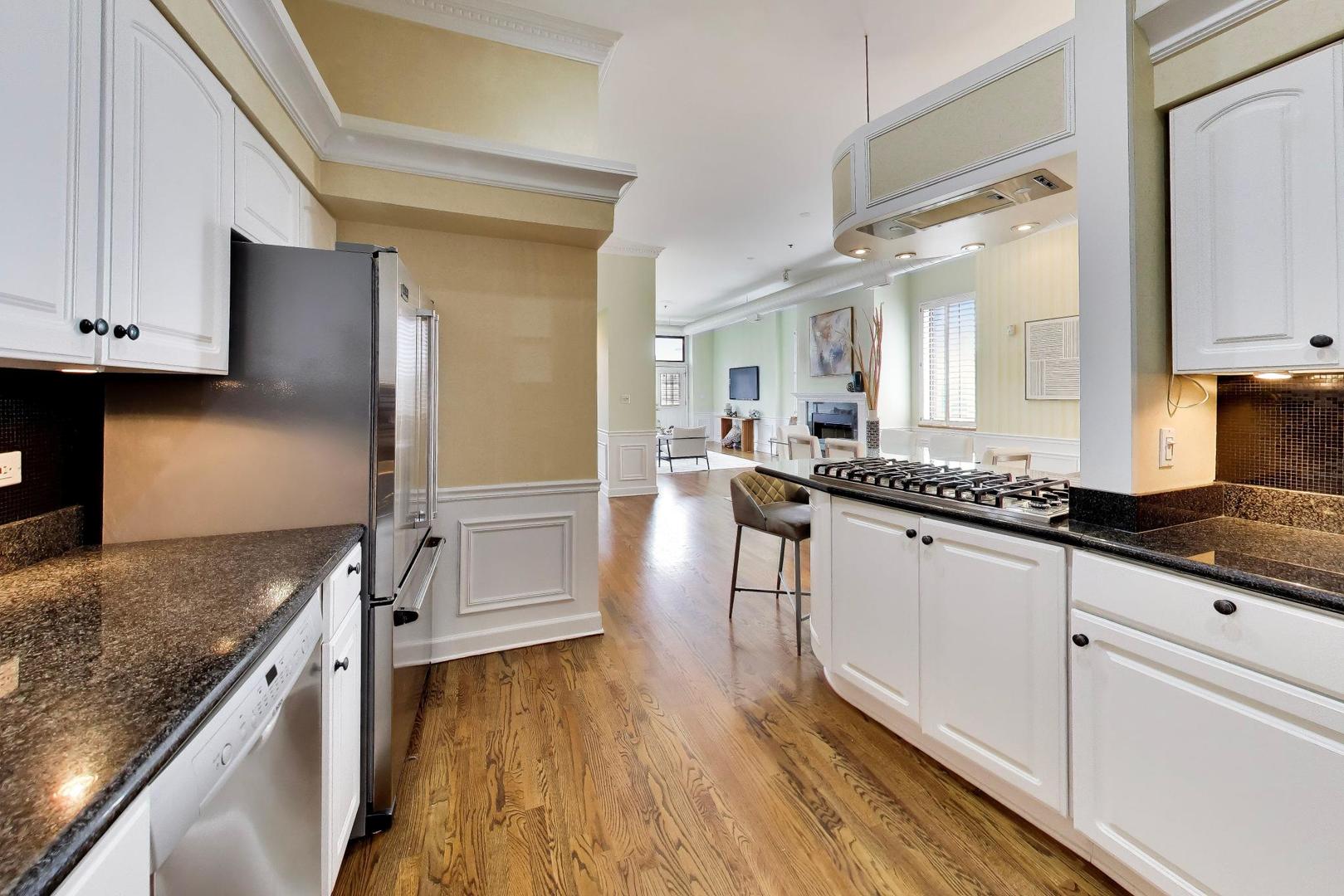 1016 West Madison Street, Unit 4S Chicago, IL 60607 - Photo 19 of 29 Gallery Image 19