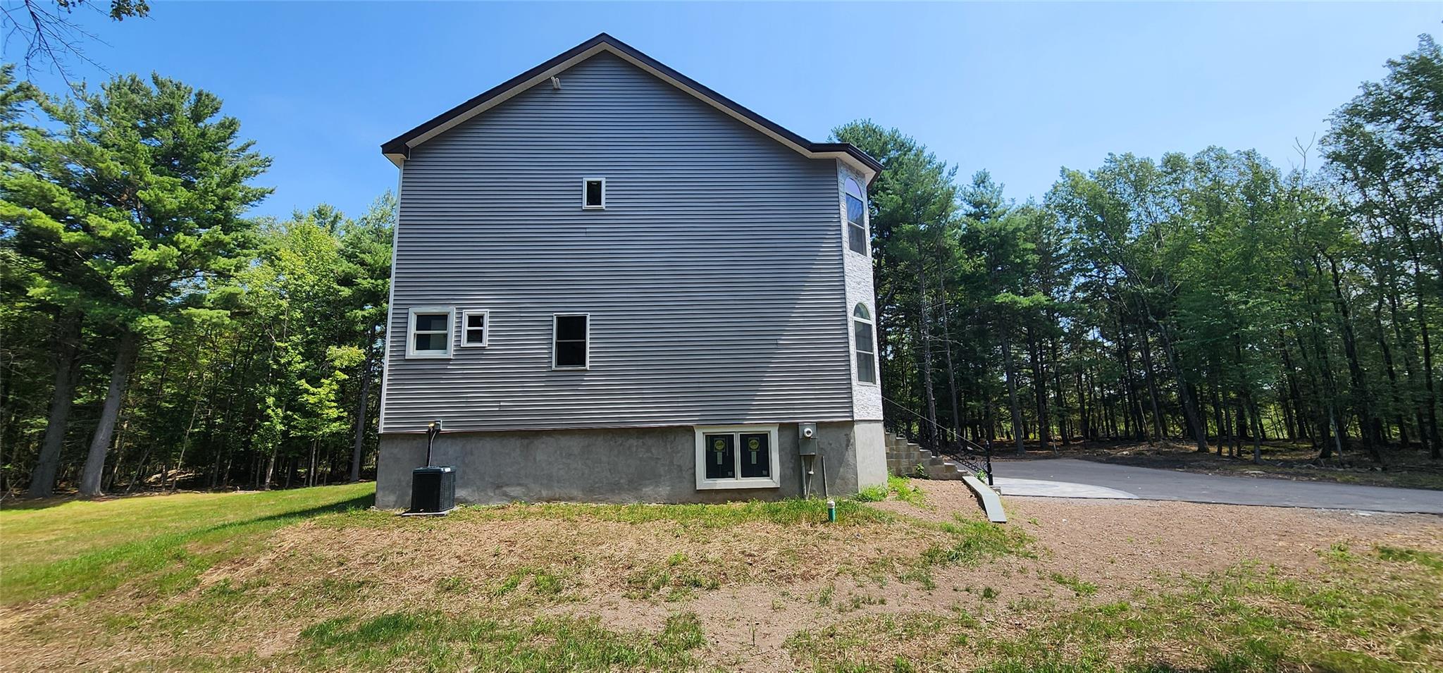57 Haddock Road Monticello, NY 12701 - Photo 12 of 46 a backyard of a house