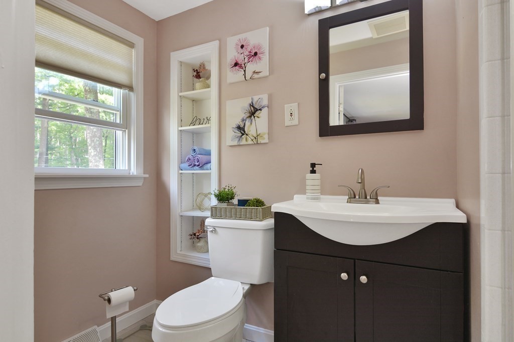 28 Ledgewood Road Framingham, MA 01701 - Photo 13 of 41 Gallery Image 13