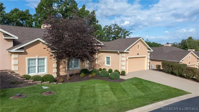 $485,000 | 37 Via Da Contro, Sunrise Beach, MO 65079