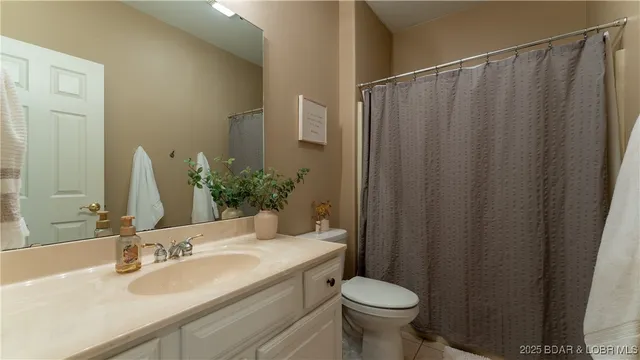 $485,000 | 37 Via Da Contro, Sunrise Beach, MO 65079