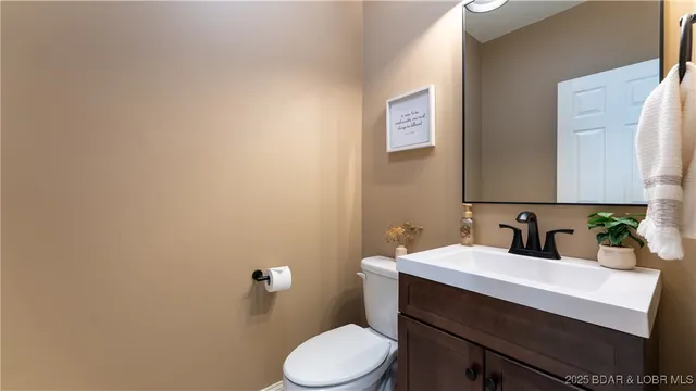 $485,000 | 37 Via Da Contro, Sunrise Beach, MO 65079