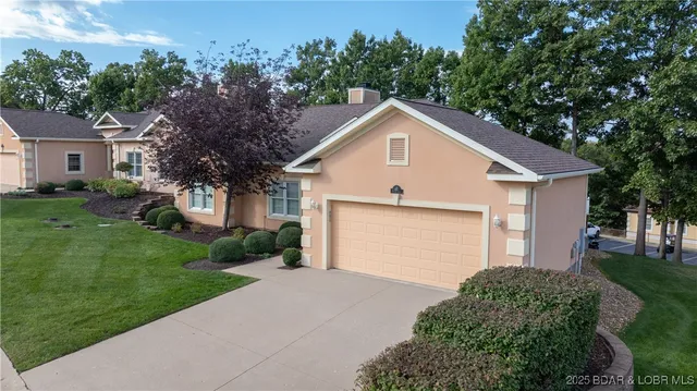 $485,000 | 37 Via Da Contro, Sunrise Beach, MO 65079