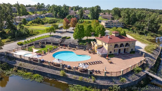 $485,000 | 37 Via Da Contro, Sunrise Beach, MO 65079