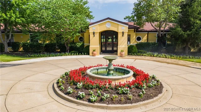 $485,000 | 37 Via Da Contro, Sunrise Beach, MO 65079